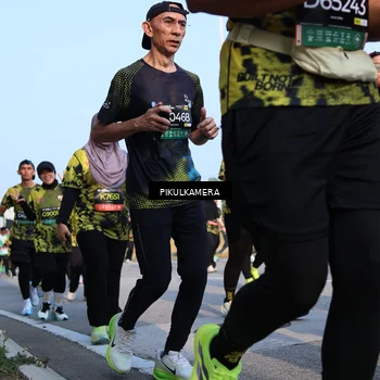 Runner Photo 6316003