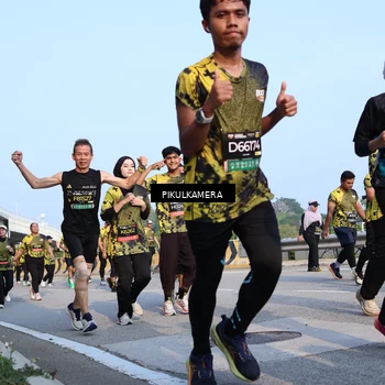Runner Photo 6316670