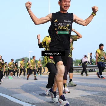 Runner Photo 6316741