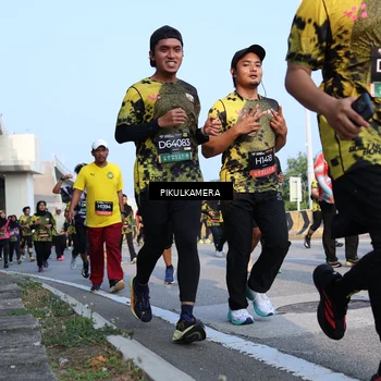 Runner Photo 6317048