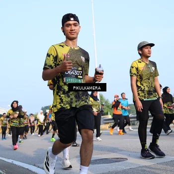 Runner Photo 6317946