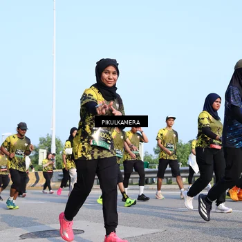 Runner Photo 6318070