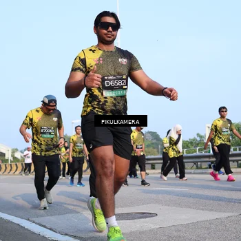 Runner Photo 6318150