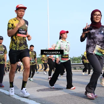 Runner Photo 6318457