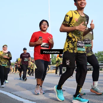 Runner Photo 6318748