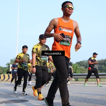 Runner Photo 6319210