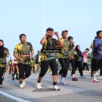 Runner Photo 6319358