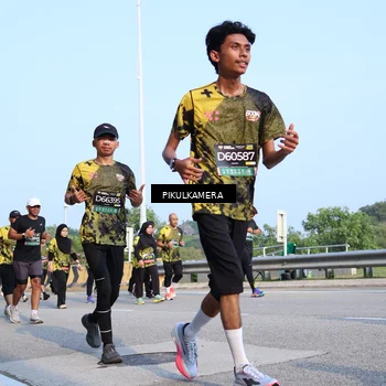 Runner Photo 6320006