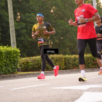 Runner Photo 6323363