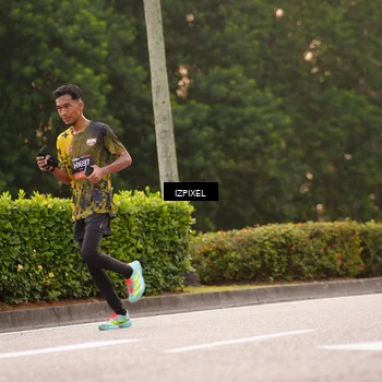 Runner Photo 6323400