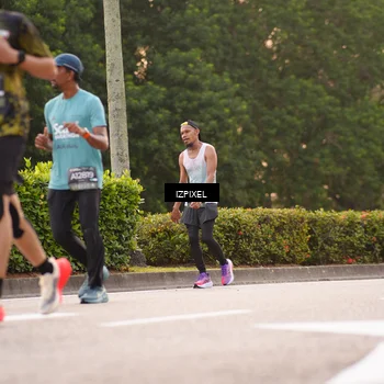 Runner Photo 6323576