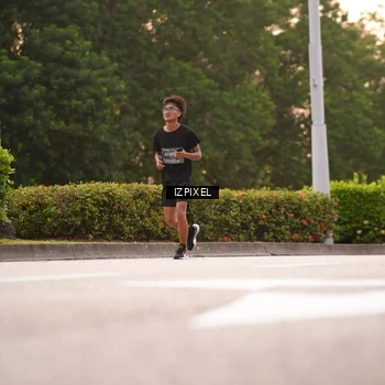 Runner Photo 6324400