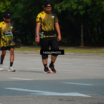 Runner Photo 6325060