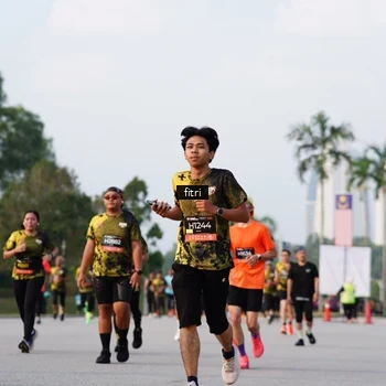Runner Photo 6326044
