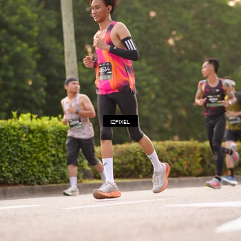 Runner Photo 6326110