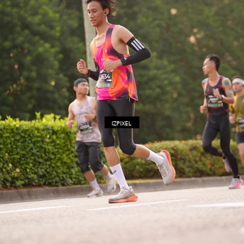 Runner Photo 6326334