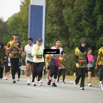 Runner Photo 6327445