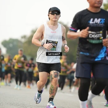 Runner Photo 6327495