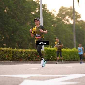 Runner Photo 6328024