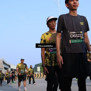 Runner Photo 6328175