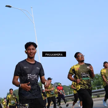 Runner Photo 6328260