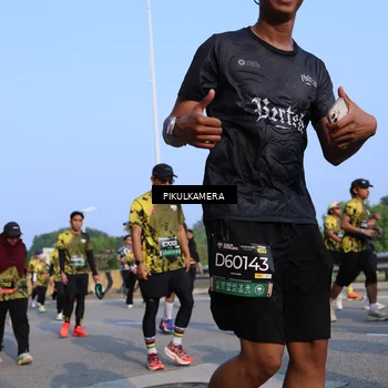 Runner Photo 6328317