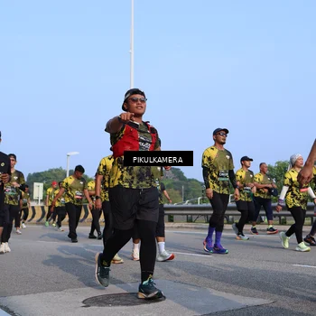 Runner Photo 6328504