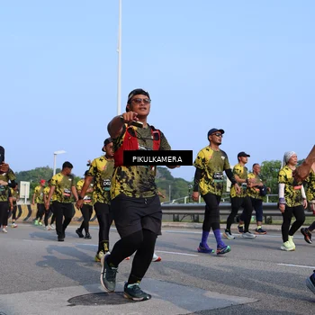 Runner Photo 6328521