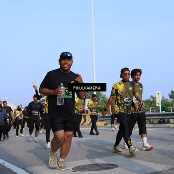 Runner Photo 6328595