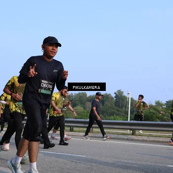 Runner Photo 6328748