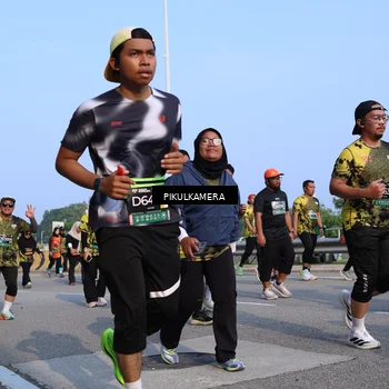Runner Photo 6328873