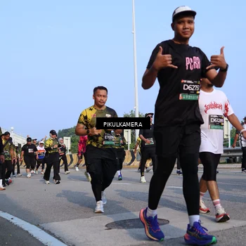 Runner Photo 6329492