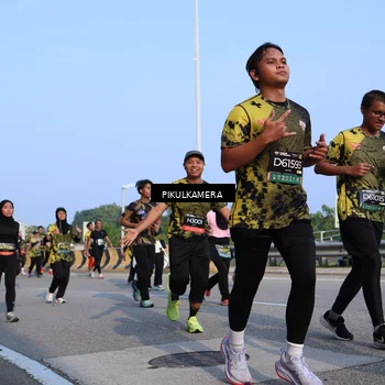 Runner Photo 6330074
