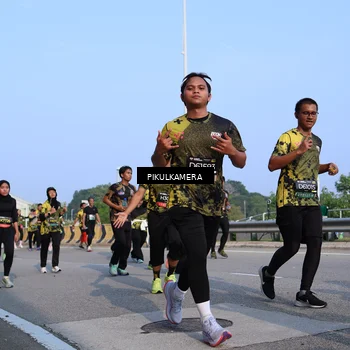 Runner Photo 6330080