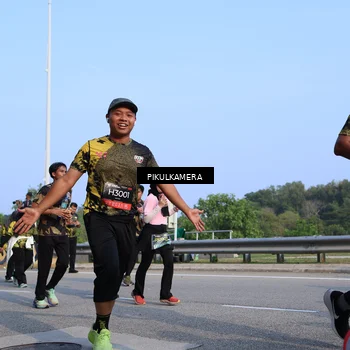 Runner Photo 6330119