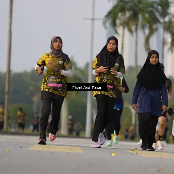 Runner Photo 6330368