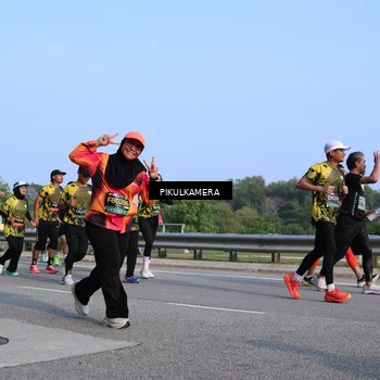 Runner Photo 6330421
