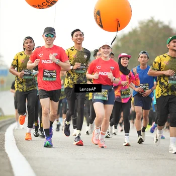Runner Photo 6330459