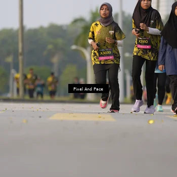 Runner Photo 6330500