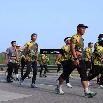 Runner Photo 6330518