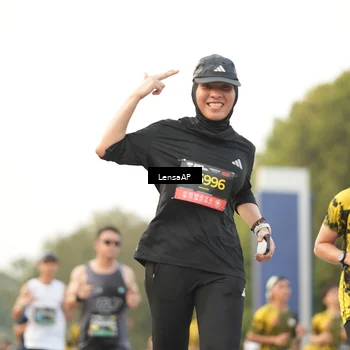 Runner Photo 6330592