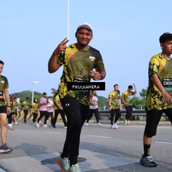 Runner Photo 6330645