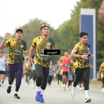 Runner Photo 6330657
