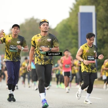 Runner Photo 6330672