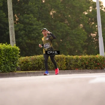 Runner Photo 6330692