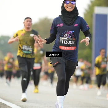 Runner Photo 6330744