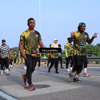 Runner Photo 6330875