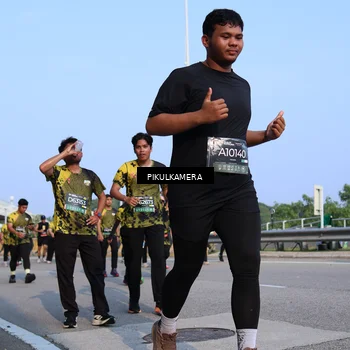 Runner Photo 6332064