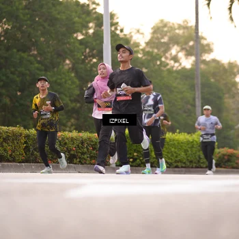 Runner Photo 6332065