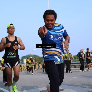 Runner Photo 6332302
